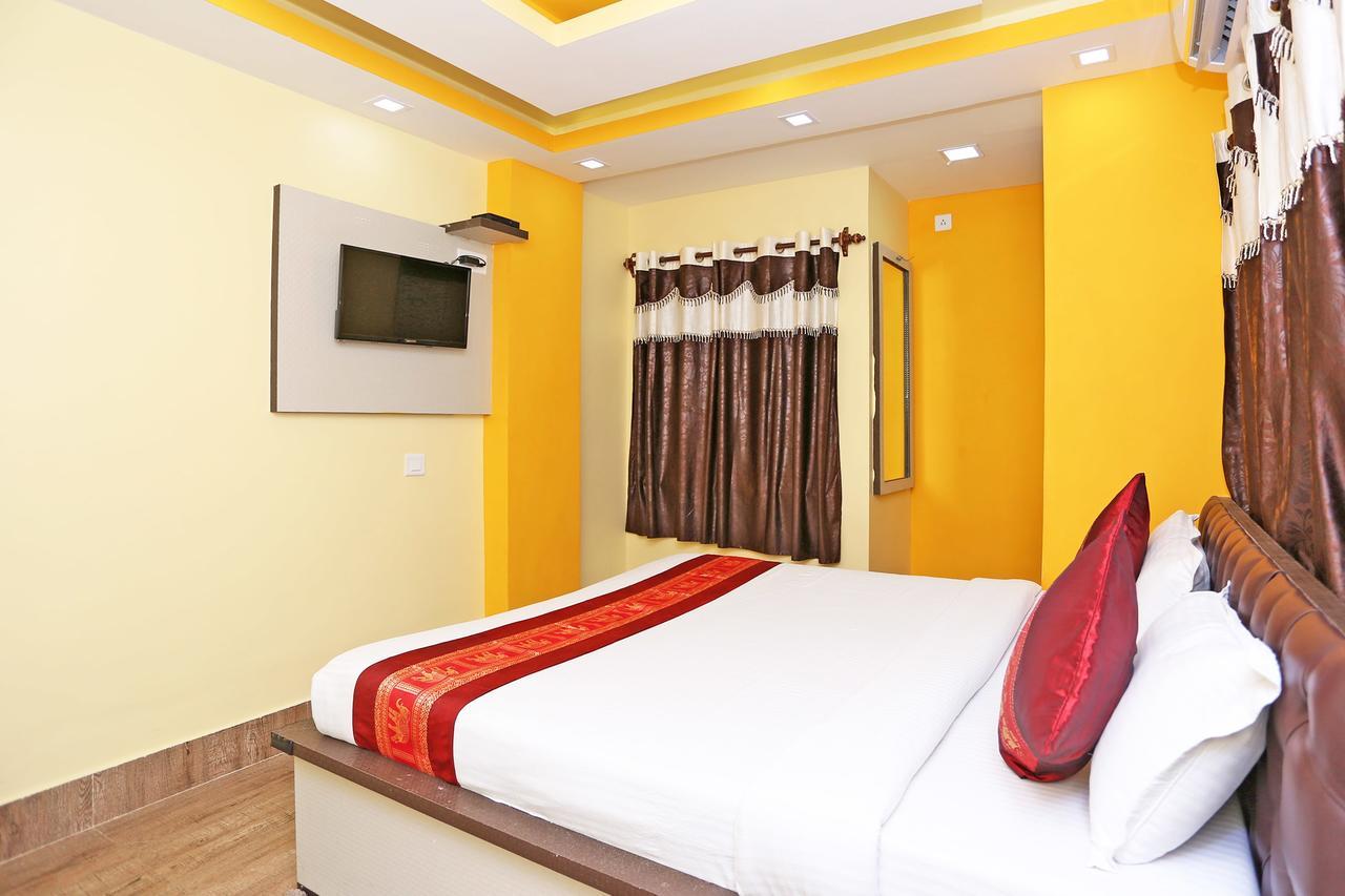 Oyo 9975 Hotel Asmeet Калькутта Экстерьер фото