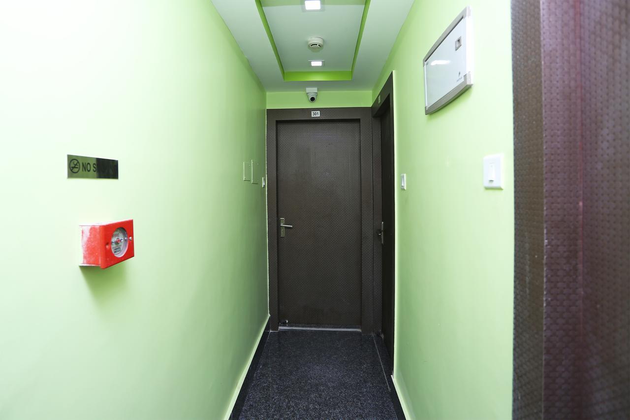 Oyo 9975 Hotel Asmeet Калькутта Экстерьер фото